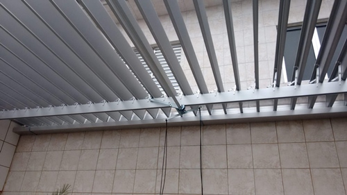 13.Cobertura Abre e Fecha em Alumínio