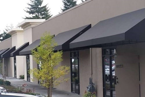 2.Toldo fixo com lona PVC